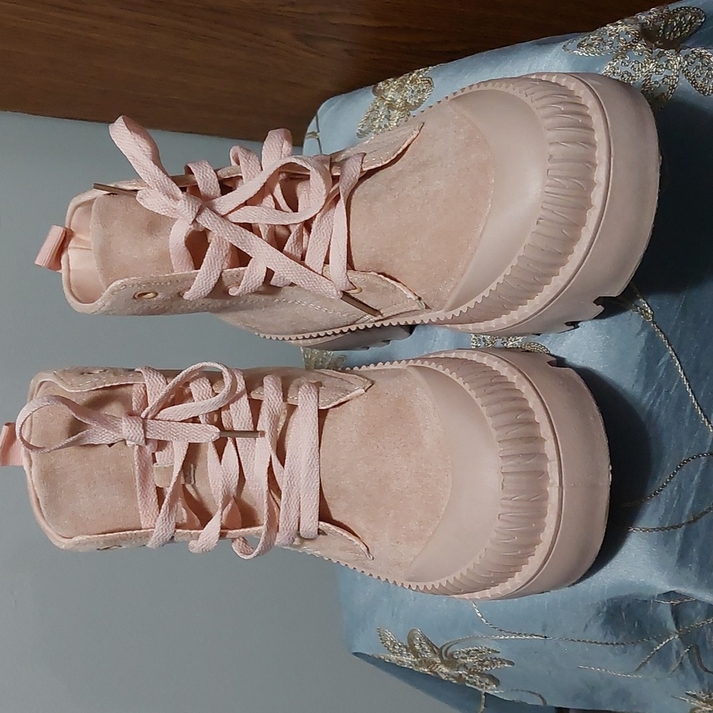 Olivia Miller Pink Ankle Boot Size 7